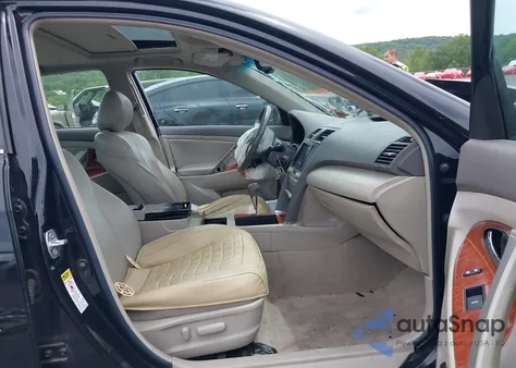 2011 Toyota Camry Xle z USA, uszkodzony, nr VIN 4T1BF3EK4BU193845